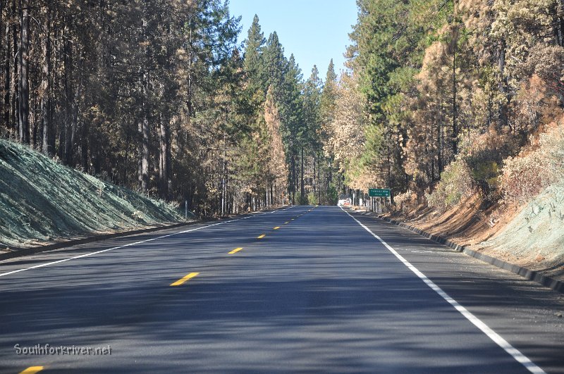 DSC_0574.JPG - Highway 120 at Sawmill Mtn