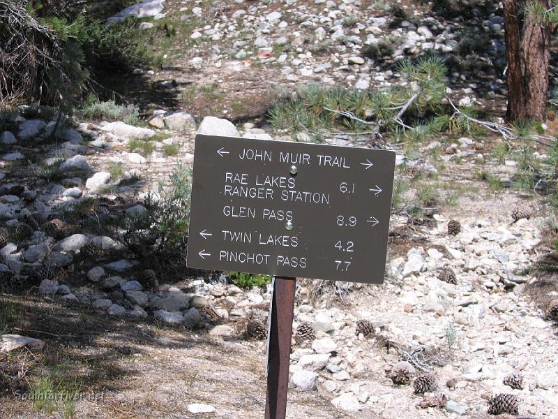 IMG_1660.JPG - The trail junction to Twin Lakes and Pinchot Pass