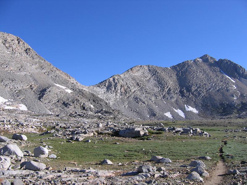 IMG_1689.JPG - The final level stretch before Mather Pass